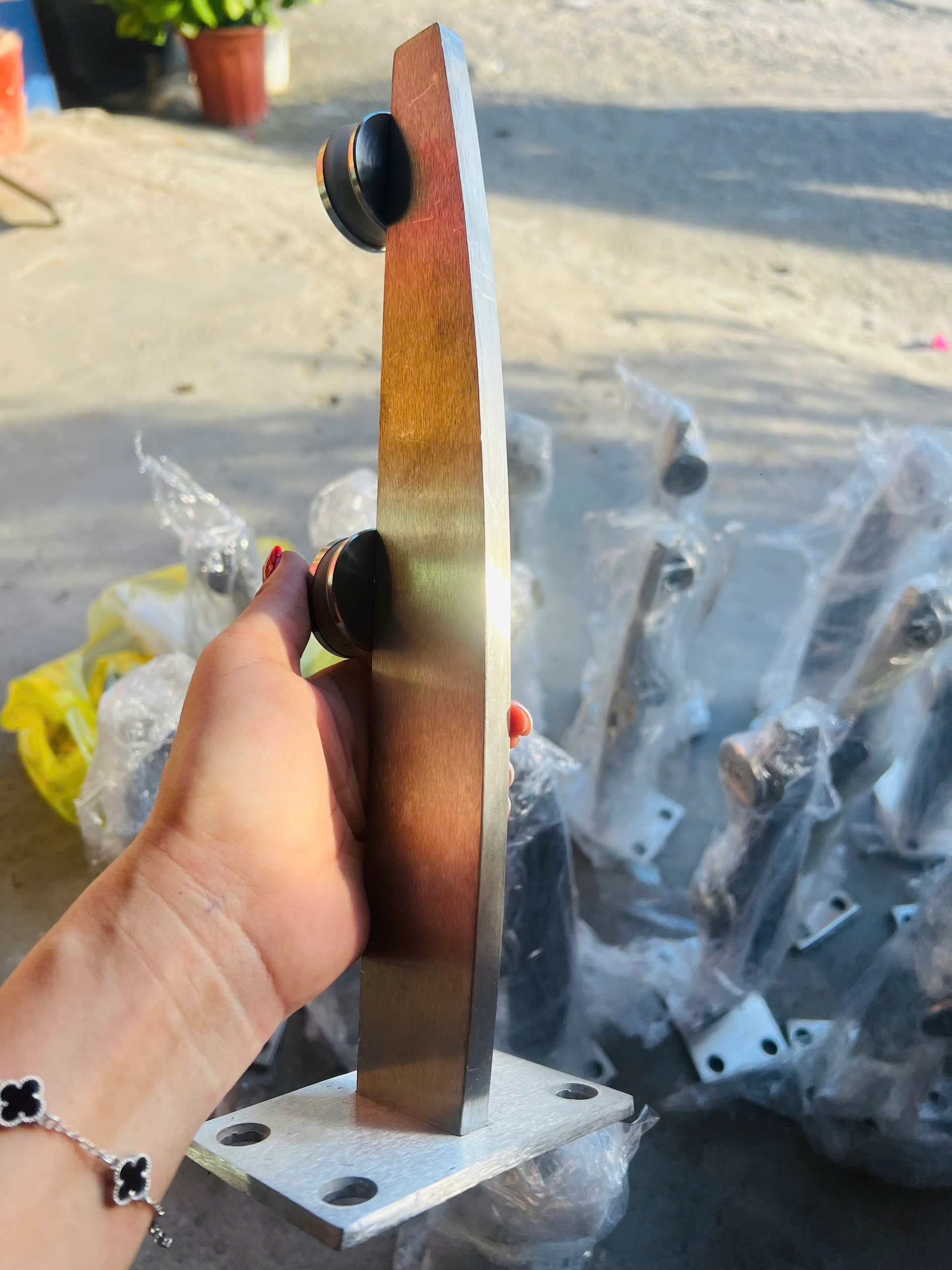 Tru-kinh-Canh-buom--Inox-Mo-304---Mau-10